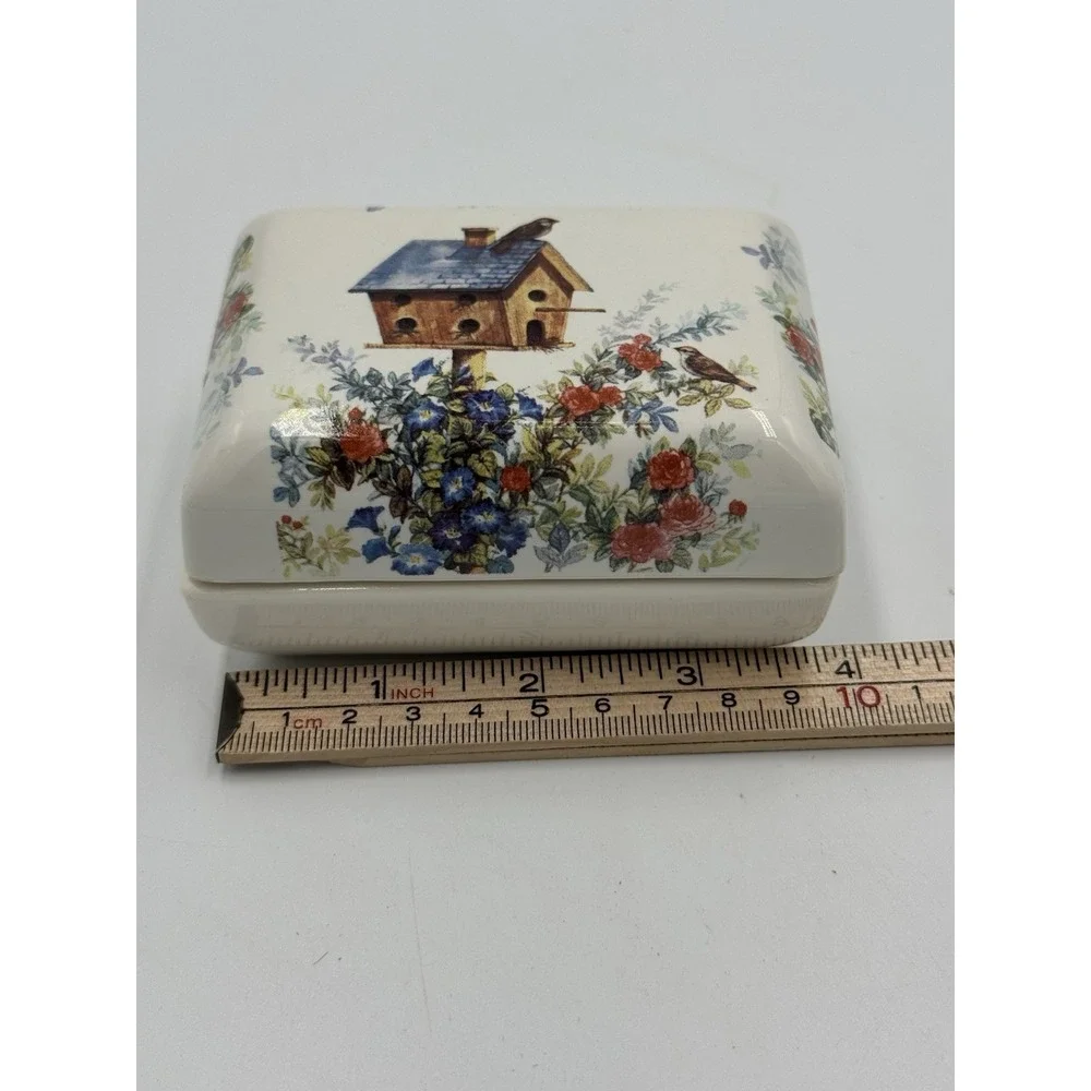 Vintage DaySpring Porcelain Trinket/Jewelry Box Flowers Birdhouse Birds